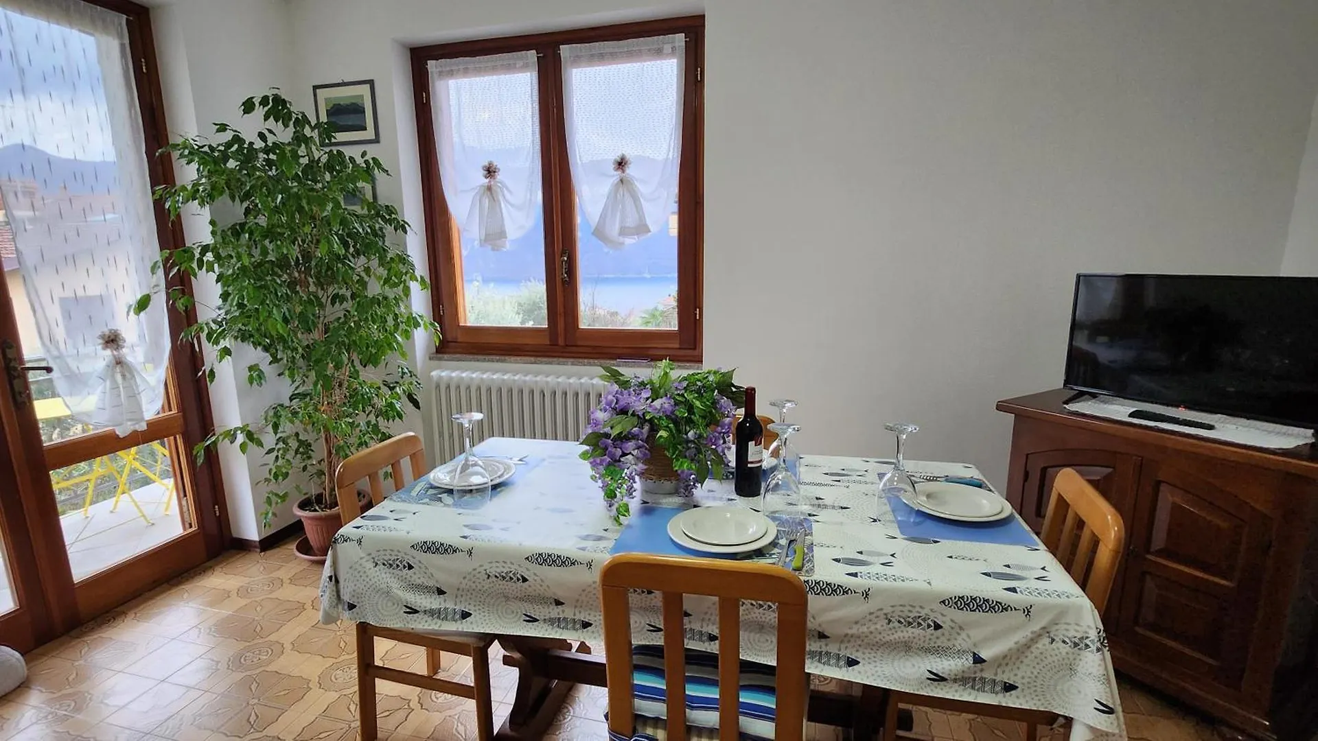 Apartment L'Ulivo Lake View Private Road 5 Kilometers From Varenna Lierna