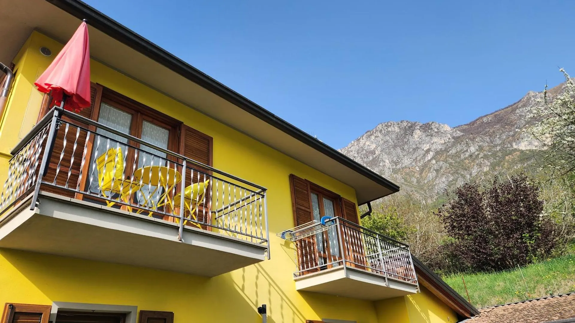 Apartment L'Ulivo Lake View Private Road 5 Kilometers From Varenna Lierna