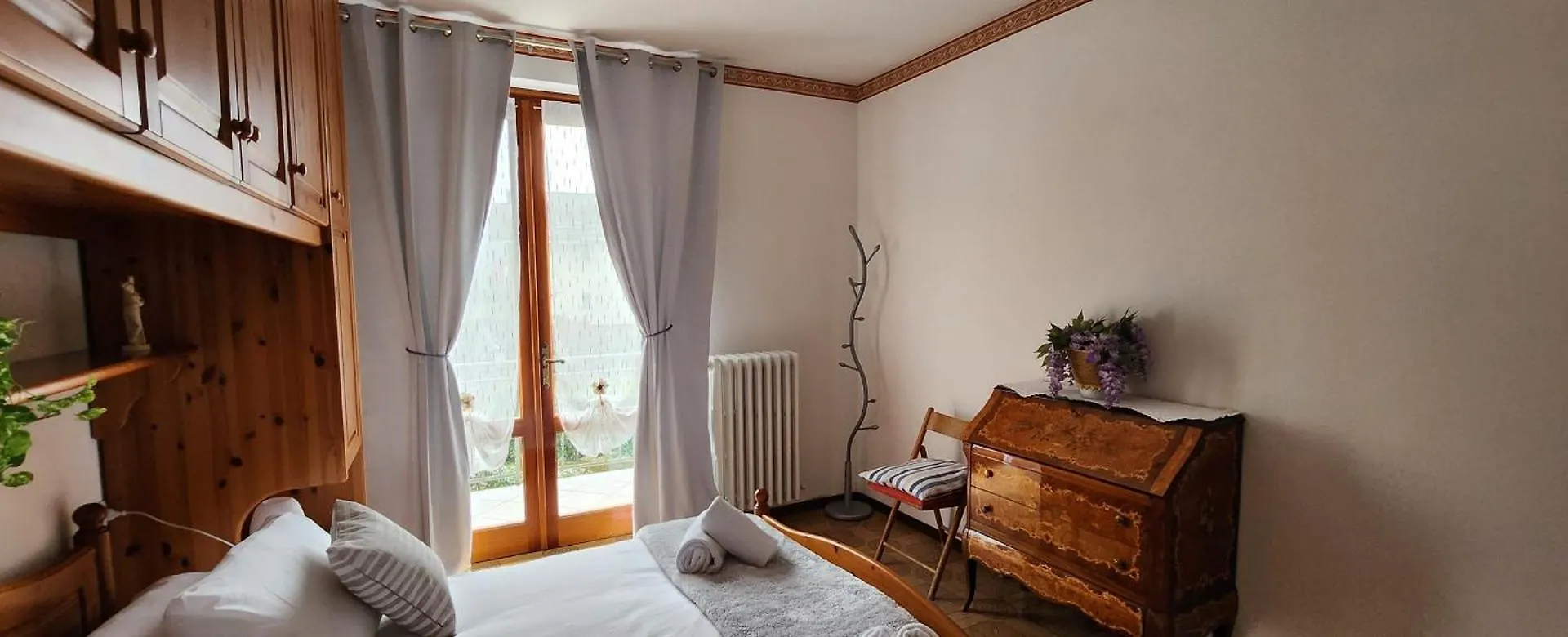 Apartment L'Ulivo Lake View Private Road 5 Kilometers From Varenna Lierna