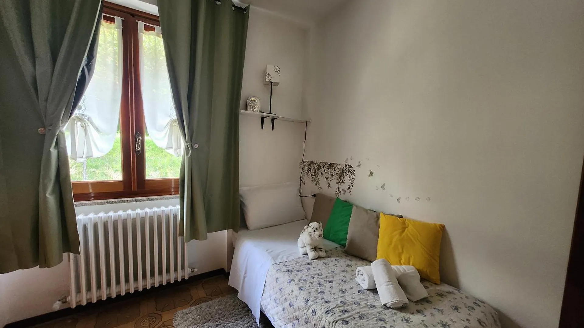 Apartment L'Ulivo Lake View Private Road 5 Kilometers From Varenna Lierna