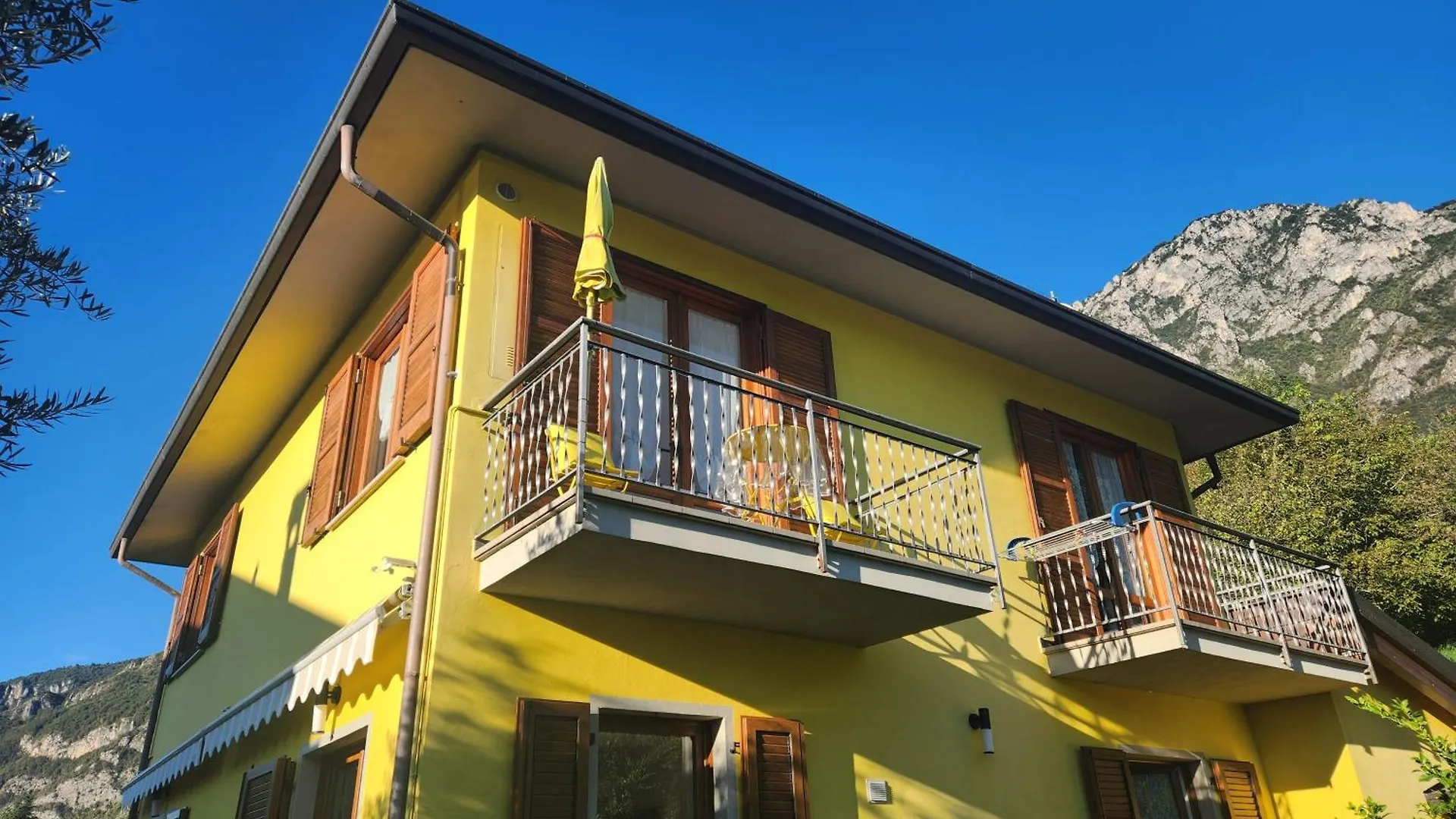 Apartment L'Ulivo Lake View Private Road 5 Kilometers From Varenna 리에르나 0*,